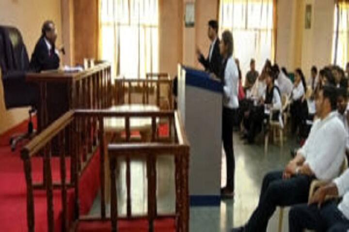 moot-court